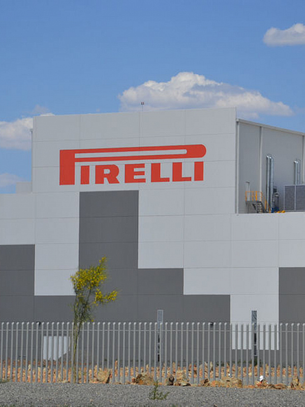 Pirelli возобновляет работу в Италии
